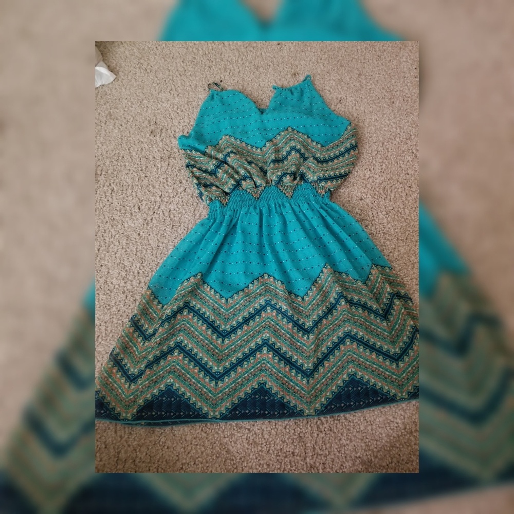 Dress - Picture 2 of 2